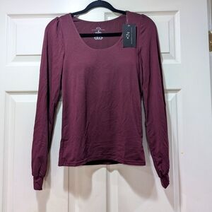 NWT Klassy long sleeve built in bra